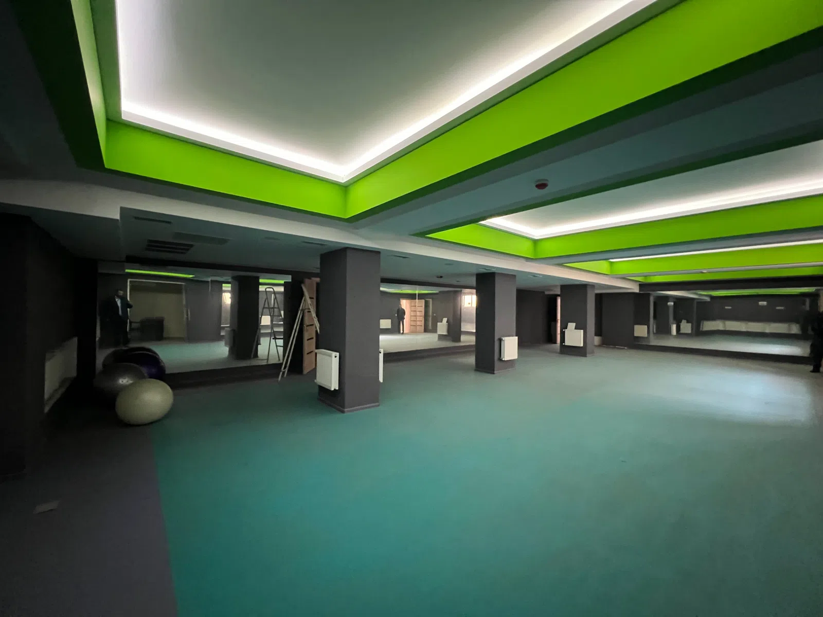 290 m² Əla təmirli obyekt kirayə verilir Bakı, Yasamal r — Bakı