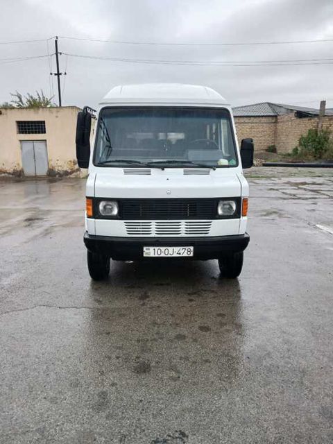 Mercedes 208 D, 2.3 L, 1990 il, 300 000 km — 15 000 ₼ · Şirvan · Avtomobillər Mercedes 208 D, 2.3 L, 1990 il, 300 000 km — Şirvan