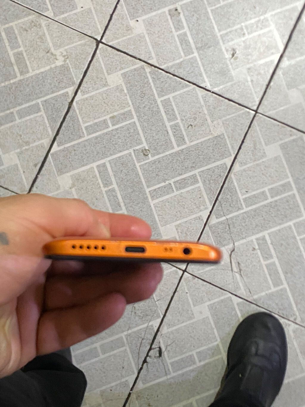Telfon satılır normal veziyyetdedi ekranda çatı var amma ekxan işleyir — Xiaomi, Bakı (5)