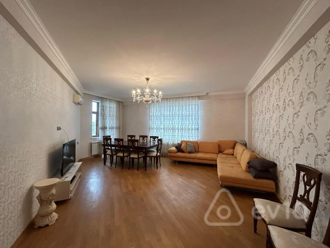 3 otaqlı mənzil, 150 m², Heydər Əliyev prospekti — kirayə — Orxan