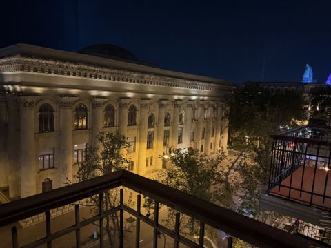 İcarəyə verilir 3 otaqlı köhnə tikili 100 m² — Bakı