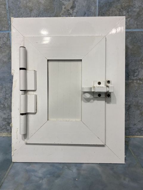 Ağ rəngli texniki servis lyuku (divar üçün) - Material: PVC/kompozit — Mehdiabad