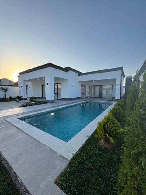 Satılır 4 otaqlı həyət evi/bağ evi 180 m² — 280 000 ₼ · Bakı · Ev, villa Satılır 4 otaqlı həyət evi/bağ evi 180 m² — Bakı