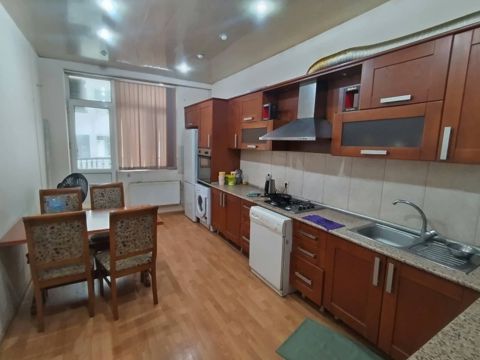 Satılır 4 otaqlı yeni tikili 205 m² — 380 000 ₼ · Bakı · Mənzil Satılır 4 otaqlı yeni tikili 205 m² — Bakı