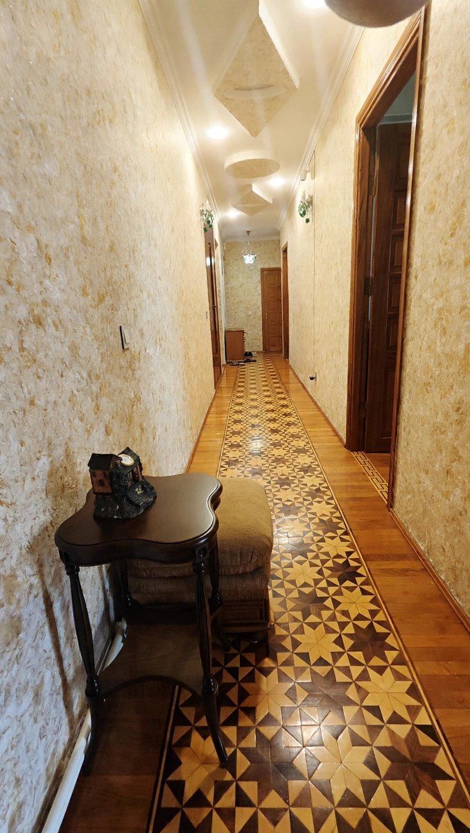 Satılır 4 otaqlı köhnə tikili 138 m² — Mənzil, Bakı (3)