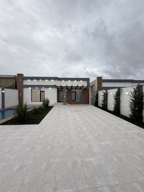 Satılır 4 otaqlı həyət evi/bağ evi 160 m² — 215 000 ₼ · Bakı · Ev, villa Satılır 4 otaqlı həyət evi/bağ evi 160 m² — Bakı