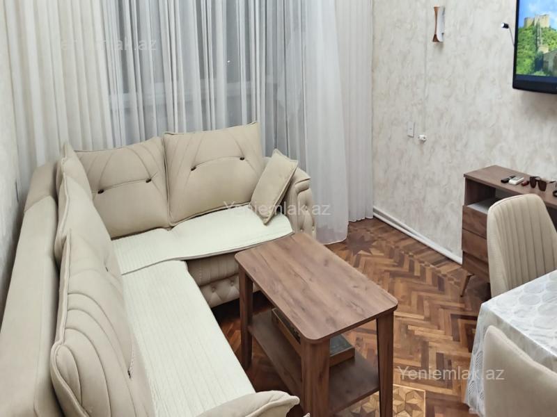 Satılır 3 otaqlı Bina evi menzil (Köhnə tikili), 70 m², 13-cü mikrorayon — Mənzil, Sumqayıt