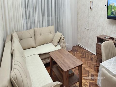 Satılır 3 otaqlı Bina evi menzil (Köhnə tikili), 70 m², 13-cü mikrorayon — Sumqayıt