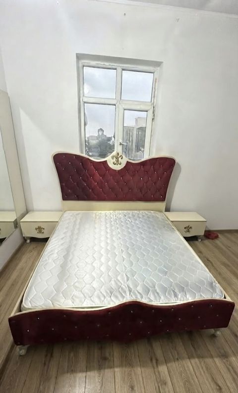 Taxt 2 tumbayla birge 220 manat.Olcu 2×160 .Catdirilma odenisle.Unvan — Bakı
