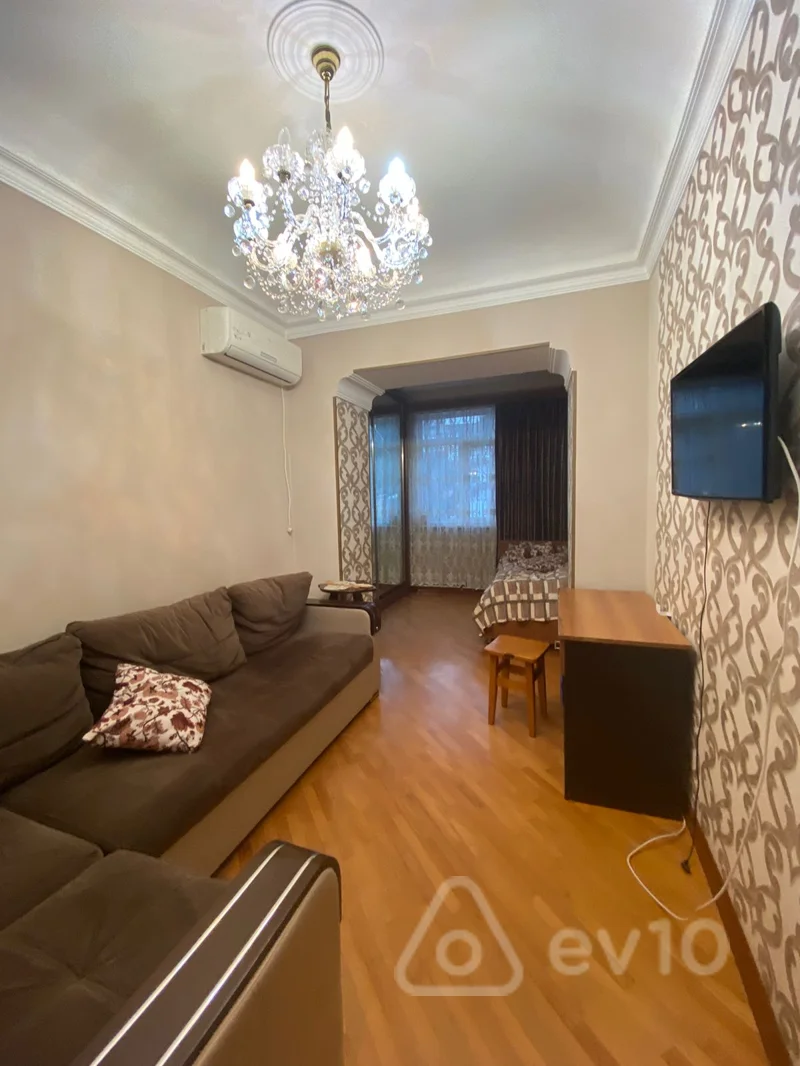 3 otaqlı mənzil, 90 m², Abdulla Şaiq küçəsi — kirayə — Bakı