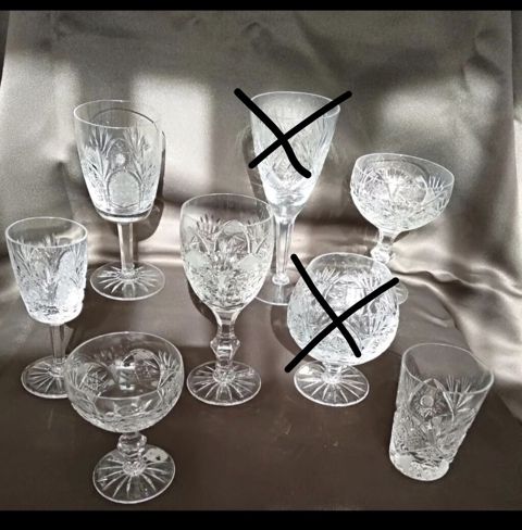 Qədimi naxışlı kristal qədəh və stəkanlardan ibarət qarışıq dəst — 1 ₼ · Bakı · Süfrə qabı Qədimi naxışlı kristal qədəh və stəkanlardan ibarət qarışıq dəst — Bakı