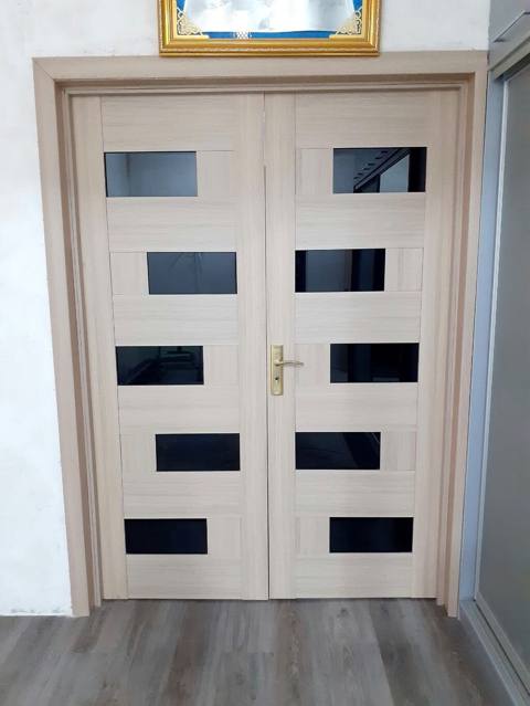 İQapı. Satılır 60 azn.1.98×1.40 çerçivesiz ölçüsü. 2.6×1.55 çerçive — Digah