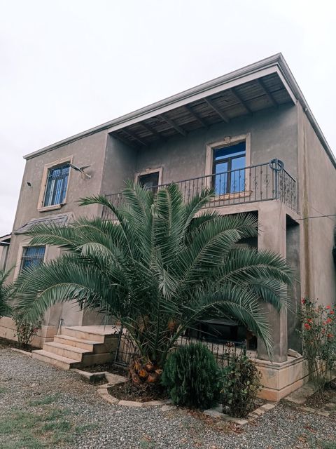 Satılır 7 otaqlı həyət evi/bağ evi 300 m² — Bakı