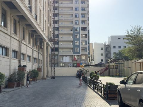 Satılır 3 otaqlı yeni tikili 217 m² — Bakı