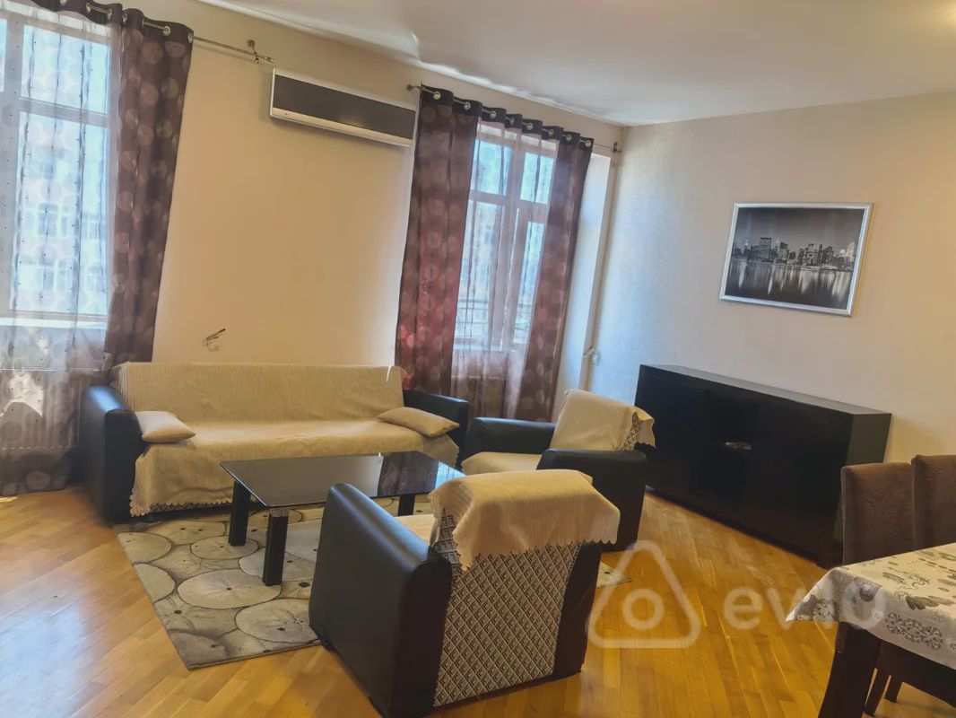 3 otaqlı mənzil, 195 m², Səməd Vurğun küçəsi — kirayə — Mənzil, Bakı (4)
