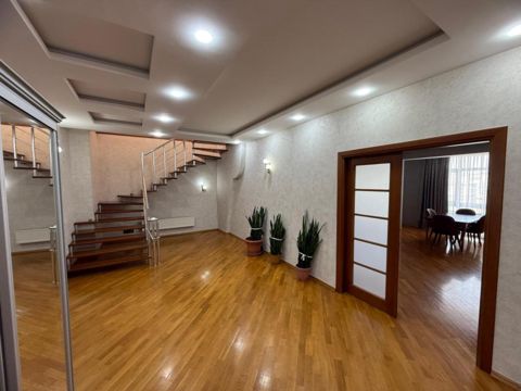 Satılır 4 otaqlı yeni tikili 260 m² — 488 000 ₼ · Bakı · Mənzil Satılır 4 otaqlı yeni tikili 260 m² — Bakı