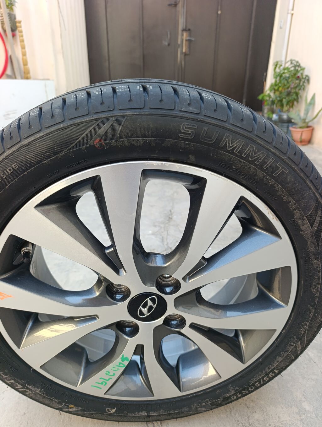 Hyundai orijinal yüngül lehimli disk və təkər komplekti. Teker bir — Diskləri, Bakı (4)