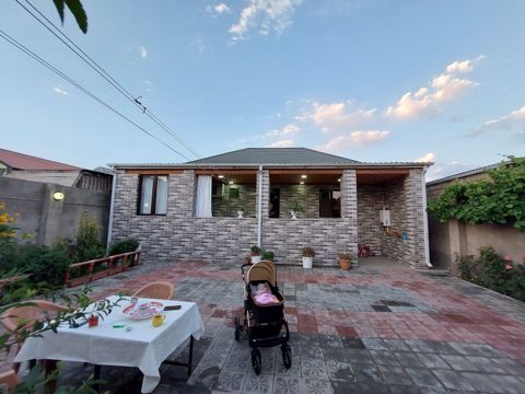 Satılır 4 otaqlı həyət evi/bağ evi 120 m² — 110 000 ₼ · Bakı · Ev, villa Satılır 4 otaqlı həyət evi/bağ evi 120 m² — Bakı