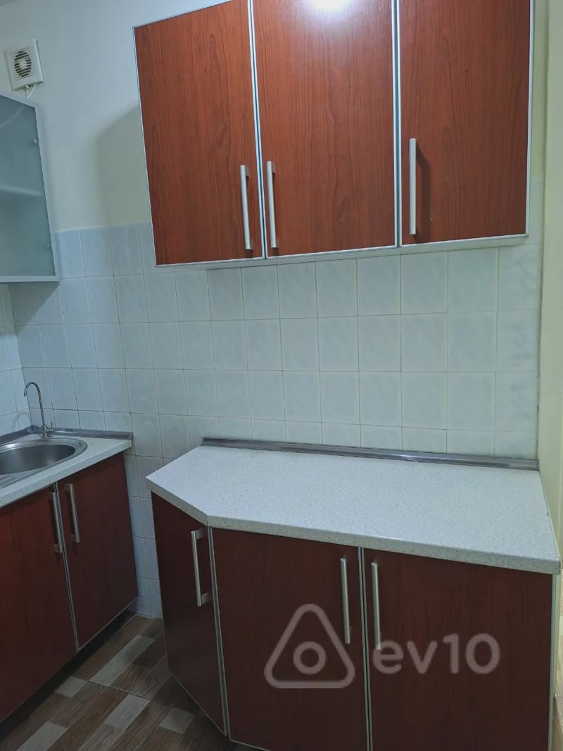 For sale: 2-room apartment (old building), 50 m² — Mənzil, Bakı (5)