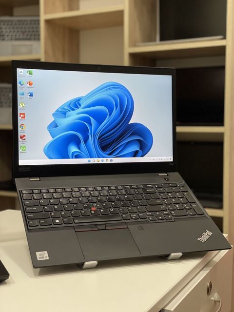 Lenovo thınkpad P15s — professional işlər üçün güclü noutbuk — 749 ₼ · Bakı · Lenovo Lenovo thınkpad P15s — professional işlər üçün güclü noutbuk — Bakı