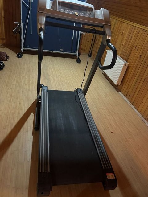 Qaçış trenajoru (treadmill) - Elektriklə işləyən qaçış trenajoru — 650 ₼ · Bakı · Koşu simulyatorları Qaçış trenajoru (treadmill) - Elektriklə işləyən qaçış trenajoru — Bakı