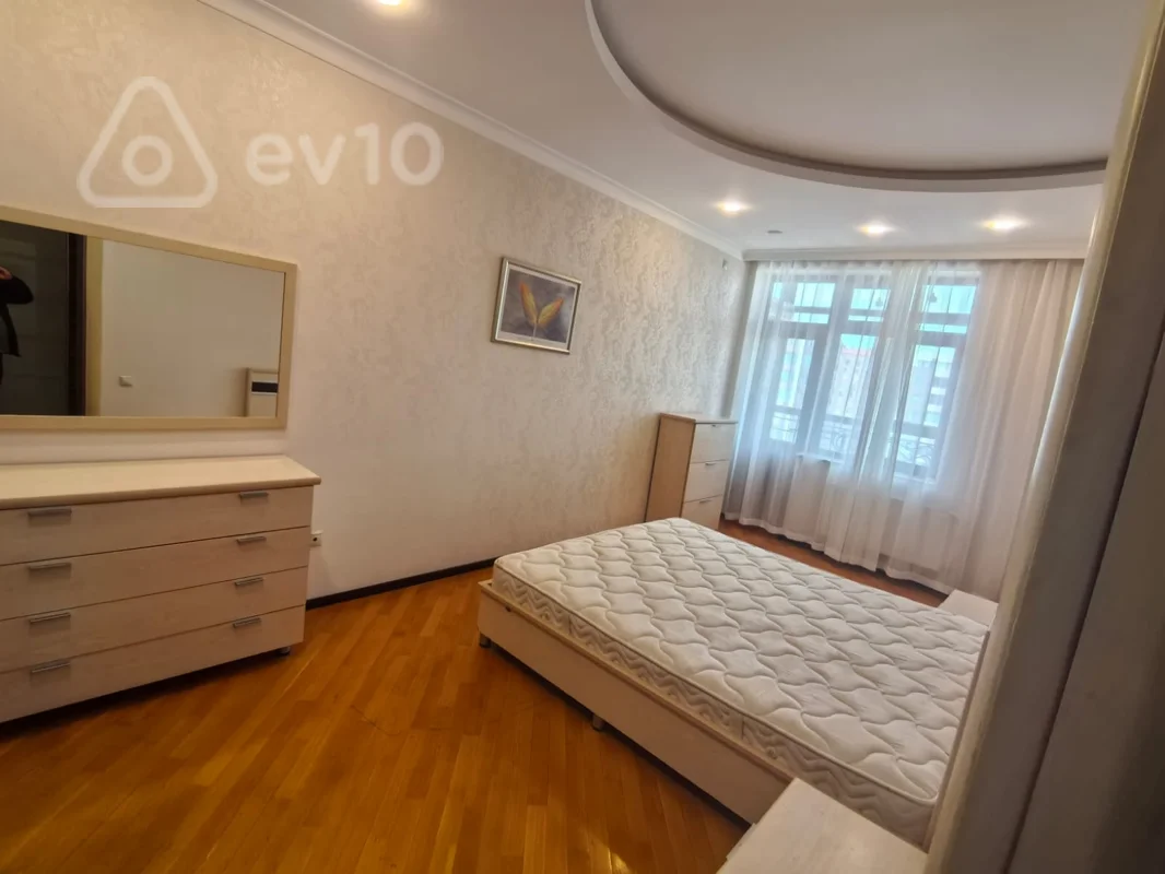 3 otaqlı mənzil, 195 m², Səməd Vurğun küçəsi — kirayə — Mənzil, Bakı (6)