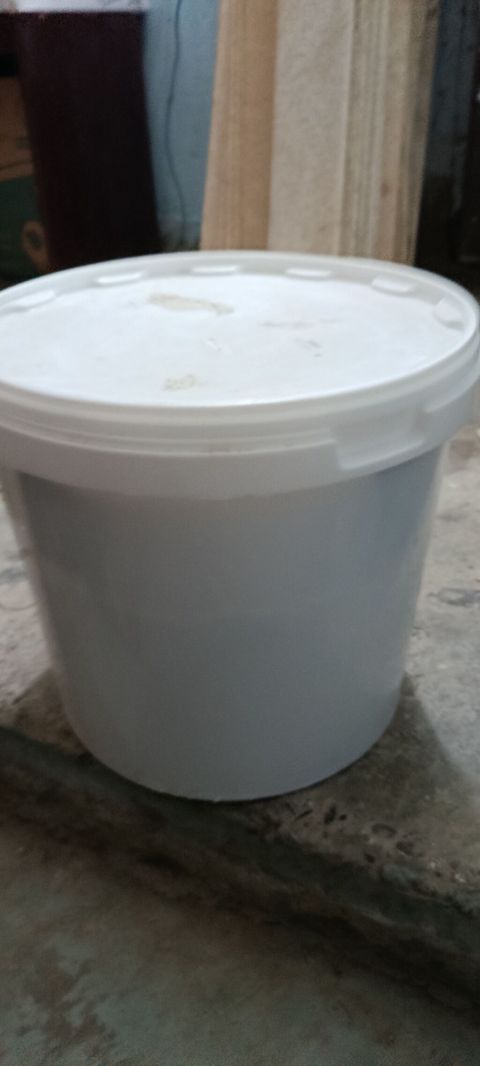 2ədəd 25 kg qəhvəyi rəngli fasad emusiya artıq qaldığı üçün dəyərindən — Bakı