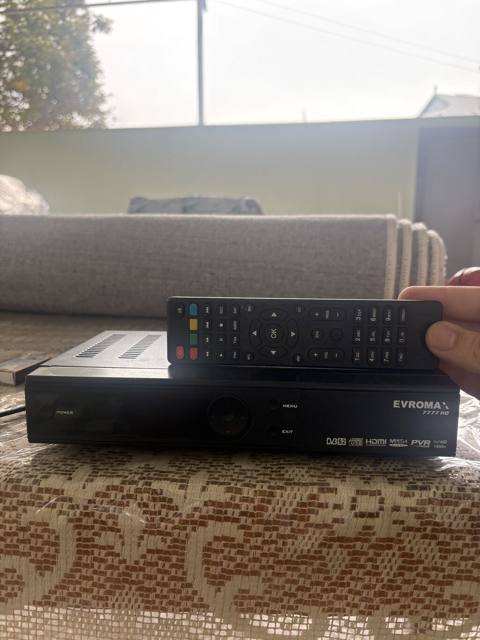 Evromax 7777 HD peyk qəbuledicisi + pult - DVB-S2 standartı - Full HD — 15 ₼ · Samux · Rəqəmsal və peyk TV Evromax 7777 HD peyk qəbuledicisi + pult - DVB-S2 standartı - Full HD — Samux