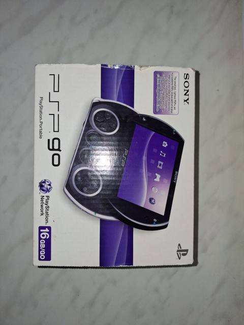 PSP GO modeli Qutu, original adapter, sənədlər daxildir — Bakı