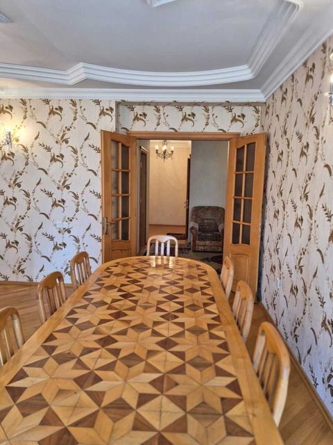 Satılır 4 otaqlı yeni tikili 180 m² — Bakı