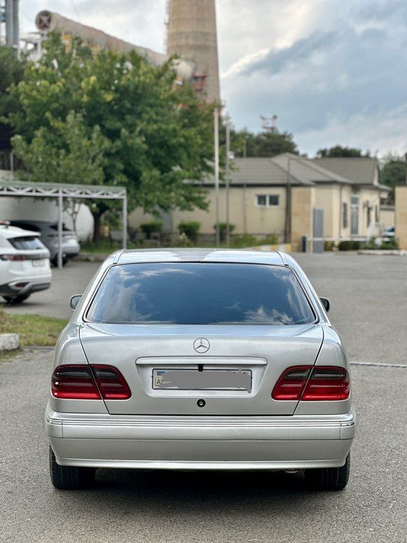 Mercedes E 270, 2.7 L, 2000 il, 338 000 km — Avtomobillər, Bakı (4)