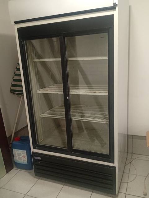 750₼ vitrin soyuducu 8mkr 7176 zeyno — Bakı