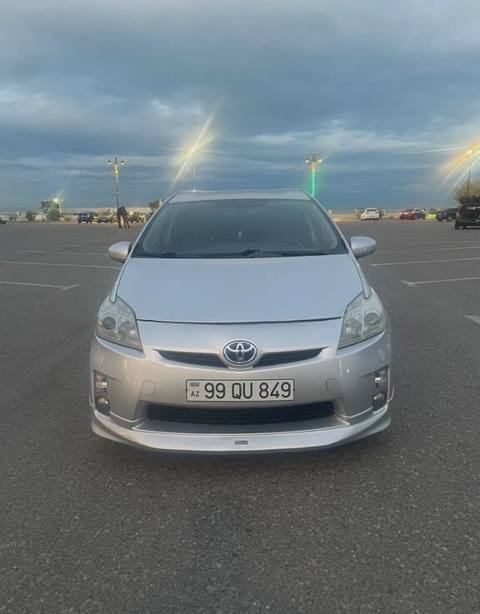 Toyota Prius, 2010 il, 331000 km, 1.8 L — 15 000 ₼ · Sumqayıt · Avtomobillər Toyota Prius, 2010 il, 331000 km, 1.8 L — Sumqayıt