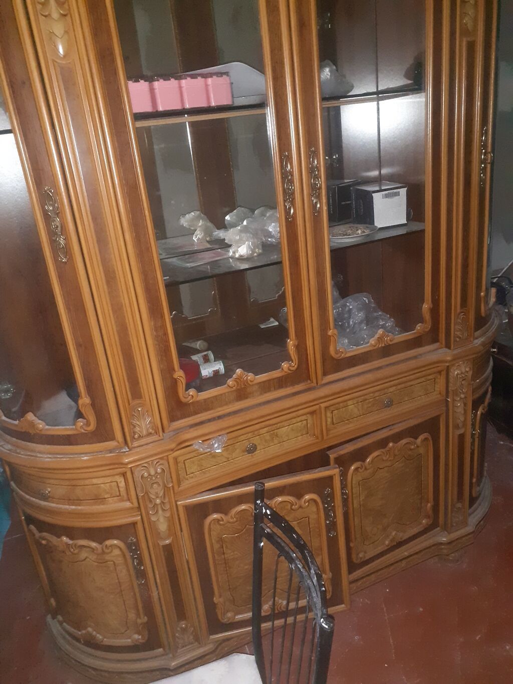Klassik üslubda iri vitrİN-bufet - Material: ağac karkas, üzərində — Şkaflar, Bakı (2)
