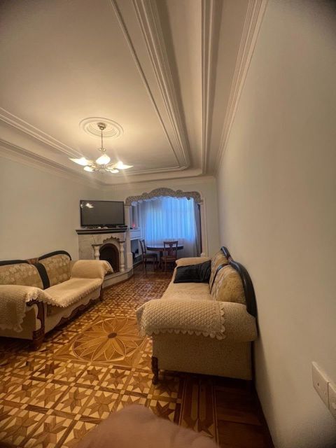 Satılır 3 otaqlı köhnə tikili 90 m² — Bakı