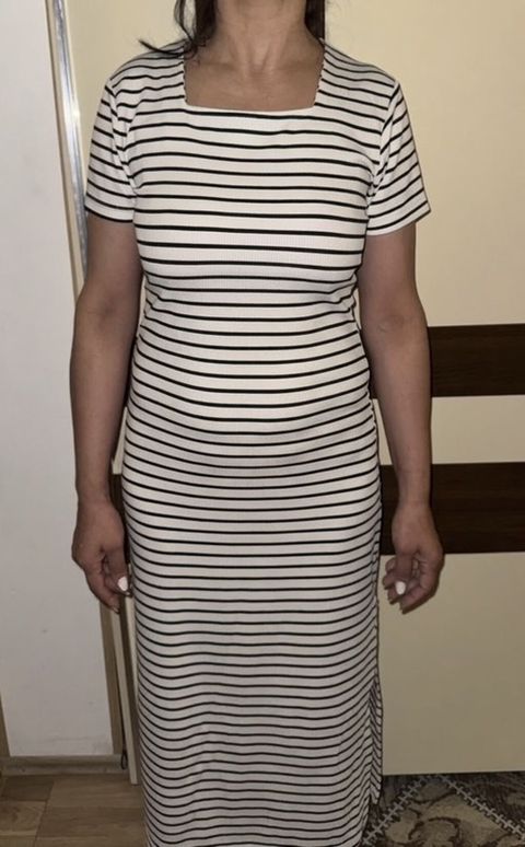Zolaqlı qadın donu - Model: qısaqoll, kvadrat yaxalı - Uzunluq: maksi — 10 ₼ · Bakı · Gündəlik paltarlar Zolaqlı qadın donu - Model: qısaqoll, kvadrat yaxalı - Uzunluq: maksi — Bakı