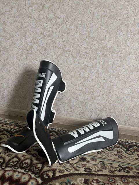 Everlast MMA qamış və ayaq üstü qoruyucuları (shin instep guards) — 45 ₼ · Bakı · Motosiklet geyimi Everlast MMA qamış və ayaq üstü qoruyucuları (shin instep guards) — Bakı