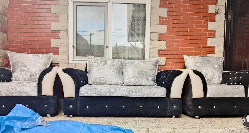Divan satilir 100 azn unvan xirdalan vusqa2Üçlü yumşaq mebel dəsti — Yumşaq mobilya dəstləri, Digah