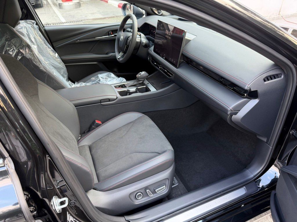 Toyota Camry, 2.0 L, 1 kWh, 2026 il, yeni — Avtomobillər, Bakı (9)