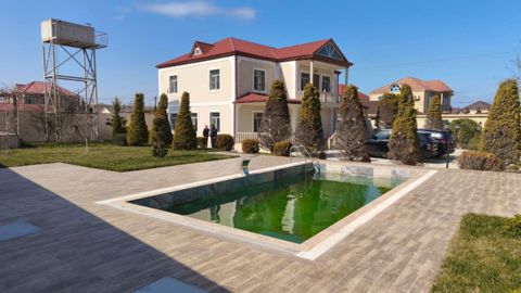 Satılır 7 otaqlı həyət evi/bağ evi 250 m² — 350 000 ₼ · Bakı · Ev, villa Satılır 7 otaqlı həyət evi/bağ evi 250 m² — Bakı