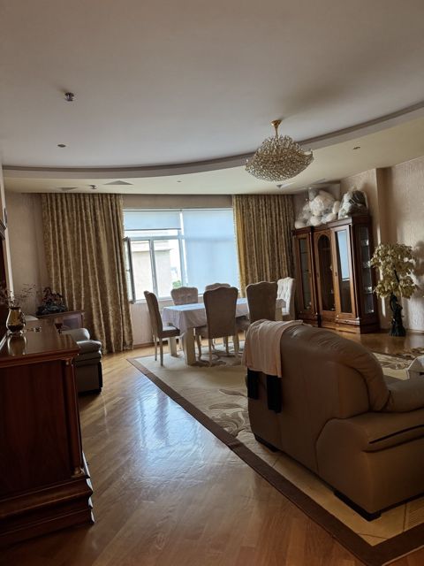 İcarəyə verilir 3 otaqlı yeni tikili 135 m² — 1 540 ₼ · Bakı · Mənzil İcarəyə verilir 3 otaqlı yeni tikili 135 m² — Bakı