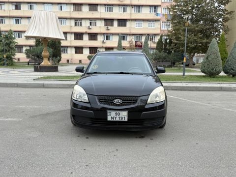 Kia Rio, 1.4 L, 2007 il, 410 000 km — Yevlax