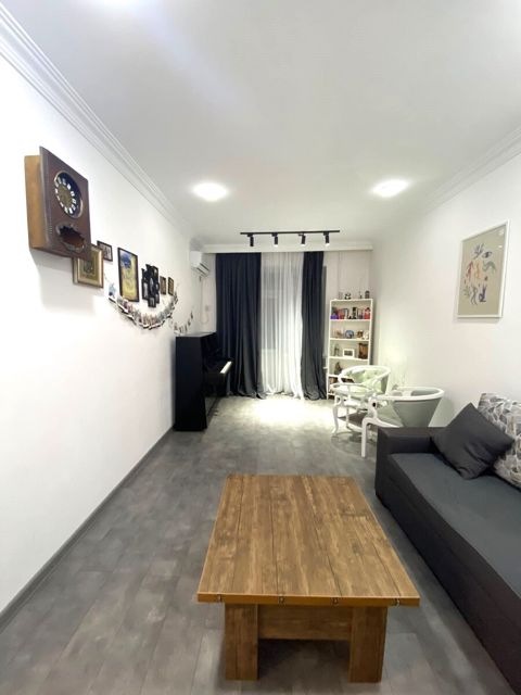 Satılır 3 otaqlı köhnə tikili 86 m² — Bakı