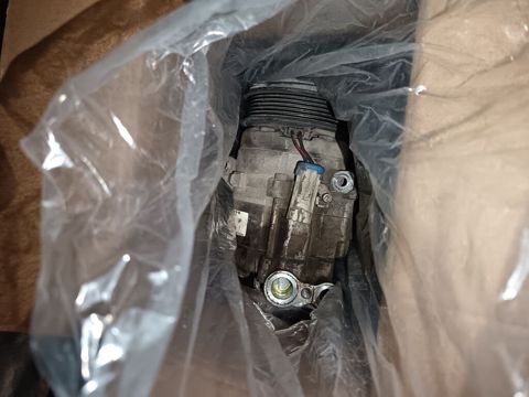 Daewoo gentranin kondisioner kompressoru Usten cixma salnikleri — Tovuz