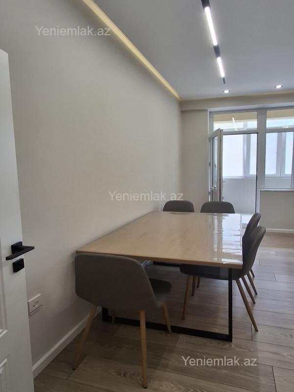 Satılır 3 otaqlı Bina evi menzil (Yeni tikili), 100 m², 10-cu mikrorayon — Mənzil, Sumqayıt (9)