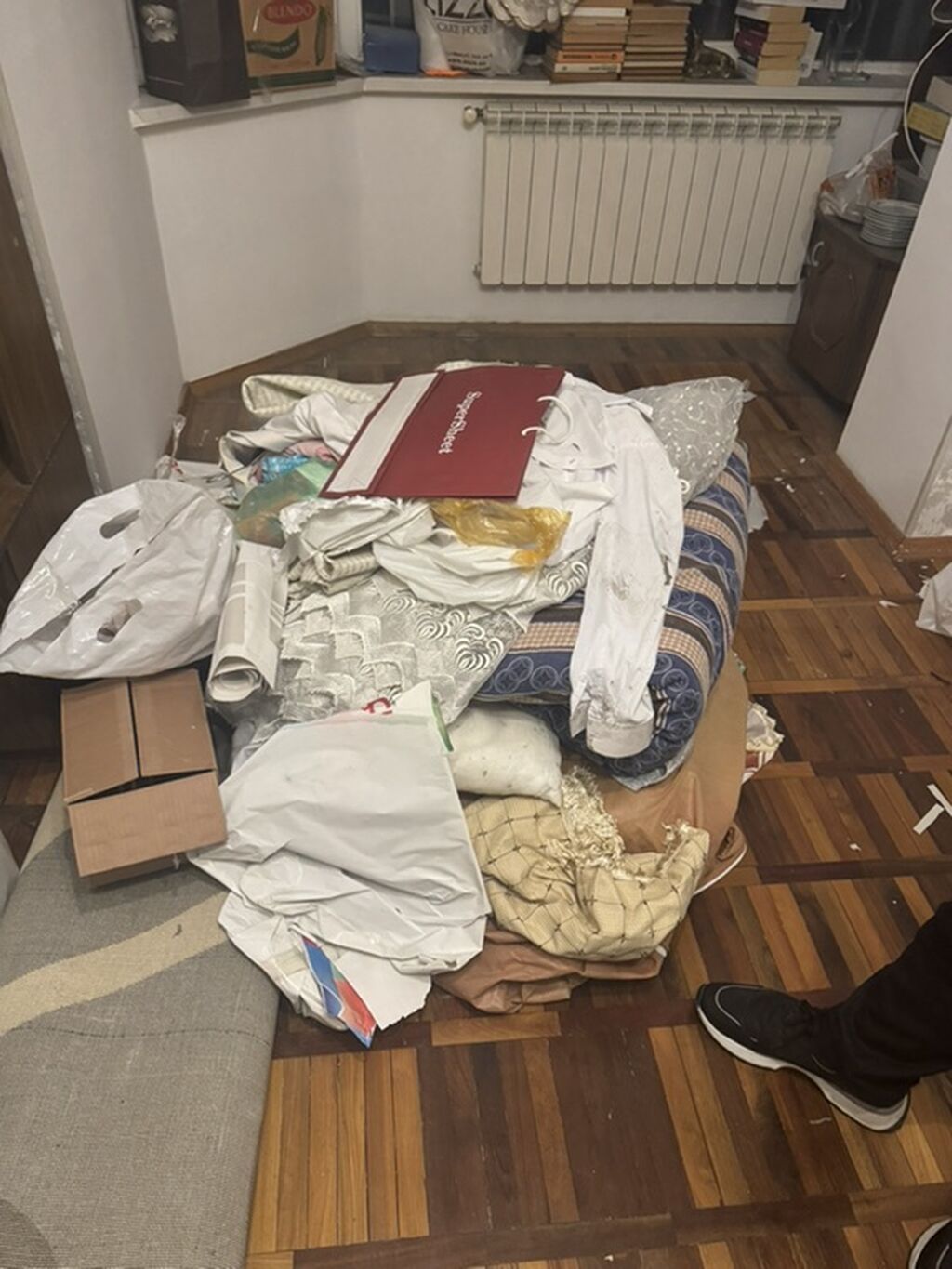 Şəkildə gördüyünüz bütün əşyalar pulsuz verilir. Ehtiyacı olan hər bir — Qonaq otağı üçün, Bakı (10)