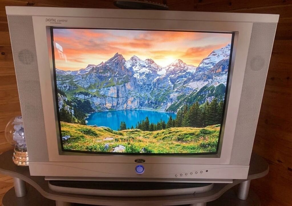 Köhnə tip kineskop televizor (CRT), gümüşü korpuslu, geniş çərçivə və — Televizorlar, Masazır