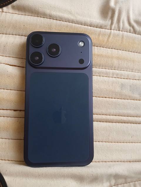 IPhone 11, 64 GB, Mavi, Face ID — Digah