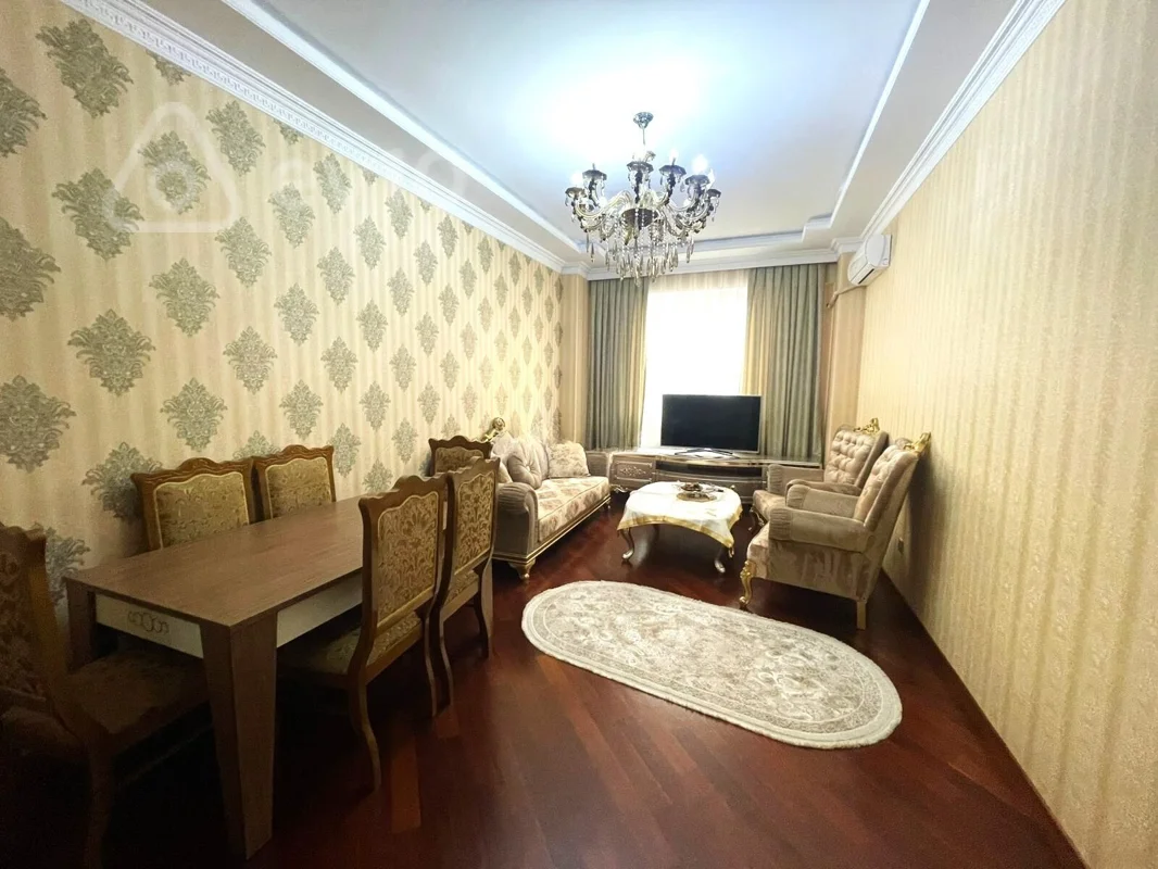 3 otaqlı mənzil, 120 m², Naxçıvanski küç — kirayə — Bakı