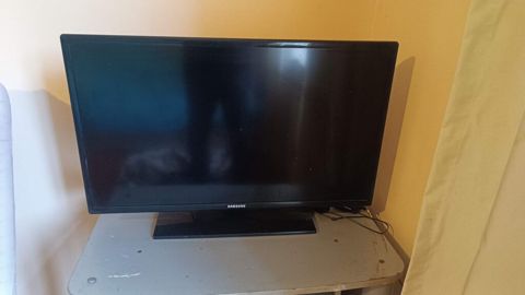 satilir 230 alinib samsung 150 manata satiram — Masallı
